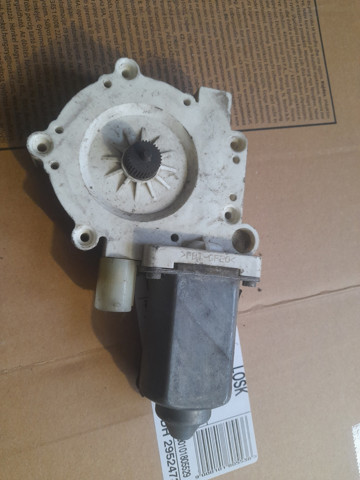 8252392 BMW 