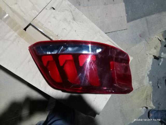 Lanterna traseira esquerda 9817301180 Peugeot/Citroen