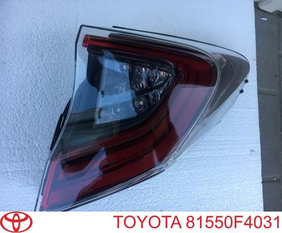 81550F4031 Toyota Lanterna traseira direita externa
