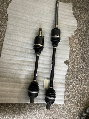Semieixo (acionador) dianteiro esquerdo Mercedes A1673308701 preço, a partir de 194,41 USD