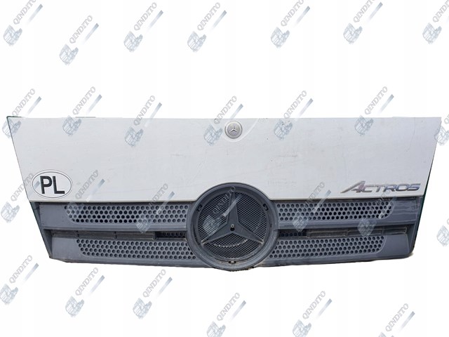 Moldura de grelha do radiador A9607500409 Mercedes