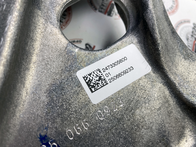Braço oscilante inferior direito de suspensão dianteira Mercedes A2473305600 preço, a partir de 228,85 USD