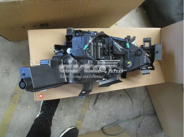 Compre KL2L51031C Mazda Luz direita