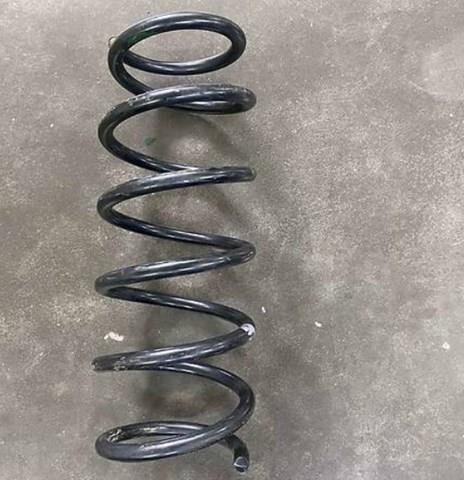 TD7634011 Mazda Mola dianteira