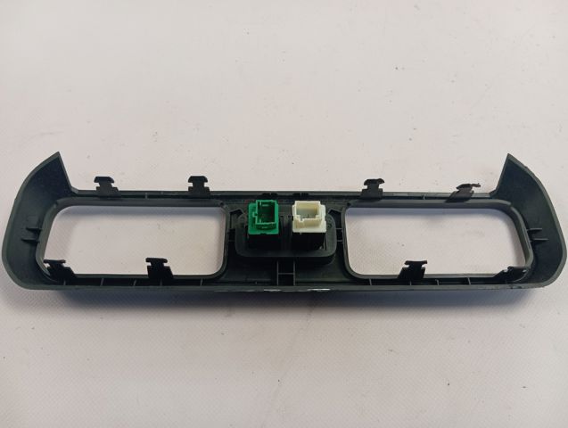 Botão de ativação do sinal de emergência Peugeot/Citroen 98170430ZD