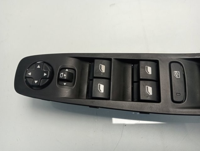 Unidade de botões dianteira esquerda de controlo de elevador de vidro 98319761ZD Peugeot/Citroen