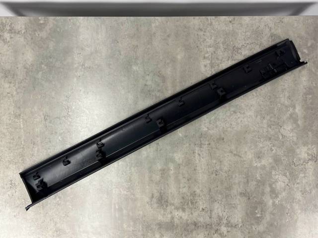 Compre KB7W51RB0B Mazda Moldura da porta dianteira esquerda