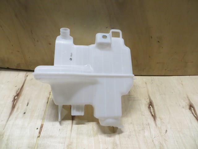 Tanque de fluido para lavador de vidro Mazda GHR167480 preço, a partir de 77,80 USD