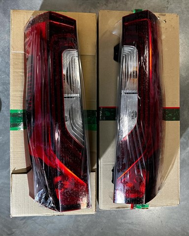 Lanterna traseira direita Mercedes A9108205300