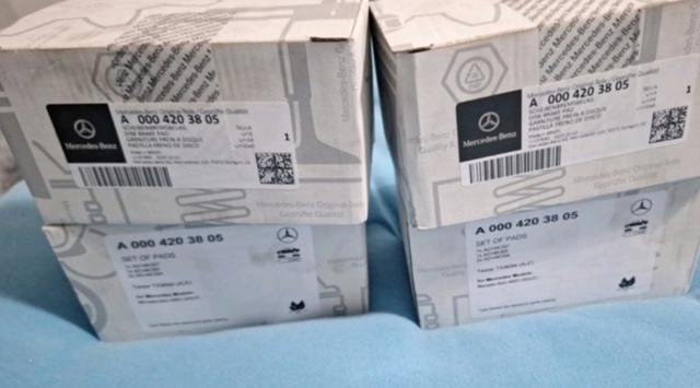 Sapatas do freio traseiras de disco Mercedes A0004203805