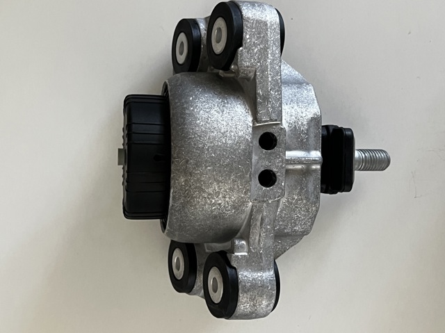 Coxim (suporte) esquerdo/direito de motor Land Rover LR123907 preço, a partir de 120,34 USD
