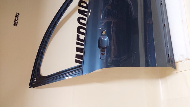 Porta dianteira direita 32228849 Volvo