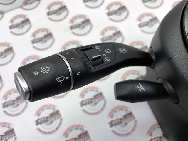 A21390005389051 Mercedes Comutador instalado na coluna da direção, montado