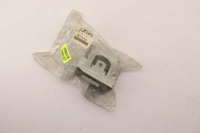  8637A305 Mitsubishi