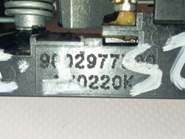 Maçaneta externa esquerda da porta traseira 980297831T Peugeot/Citroen