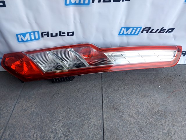 BK2113404AJ Ford Lanterna traseira direita