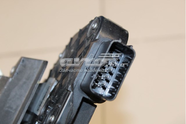 Fecho da porta dianteira esquerda JDE38173 Jaguar