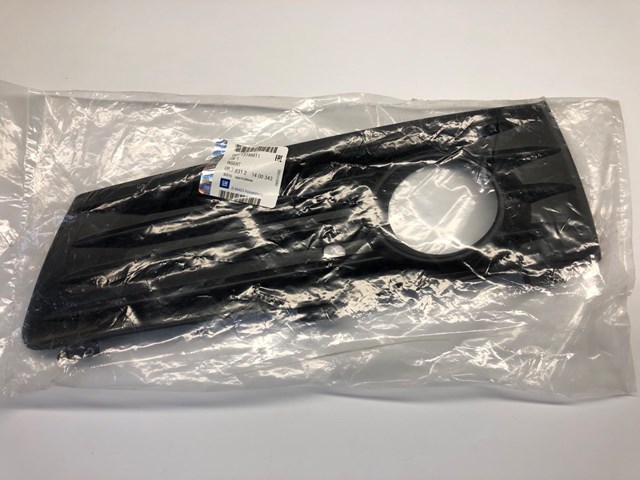 Compre 13188611 General Motors Tampão (grelha) das luzes de nevoeiro do pára-choque dianteiro esquerdo