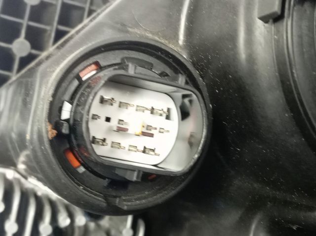 Luz direita 92102R2000 Hyundai/Kia