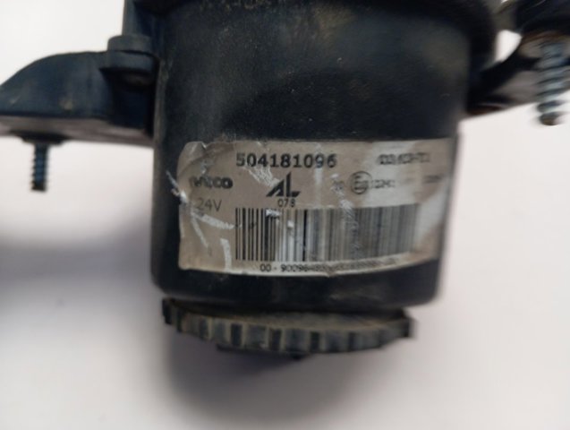 504181095 Iveco Luzes de nevoeiro esquerdas/direitas