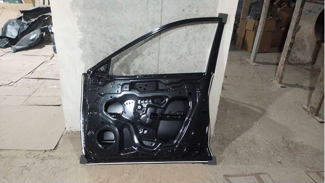 H010M5H5AA Nissan/Infiniti Porta dianteira direita
