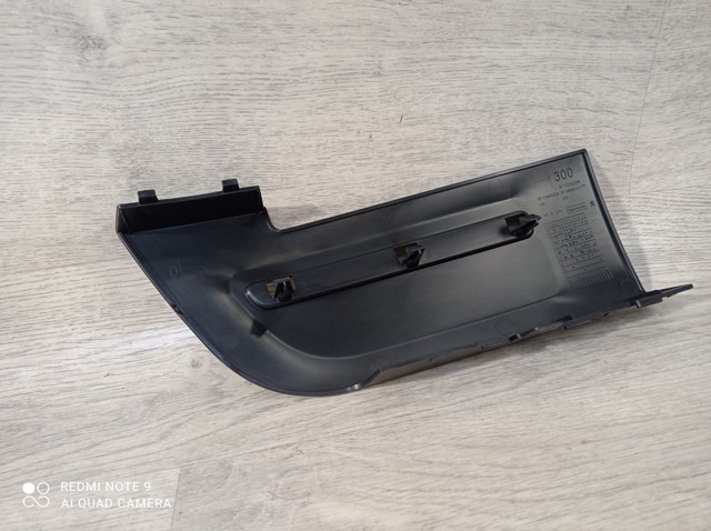 13140761 Peugeot/Citroen Guia do pára-choque dianteiro direito