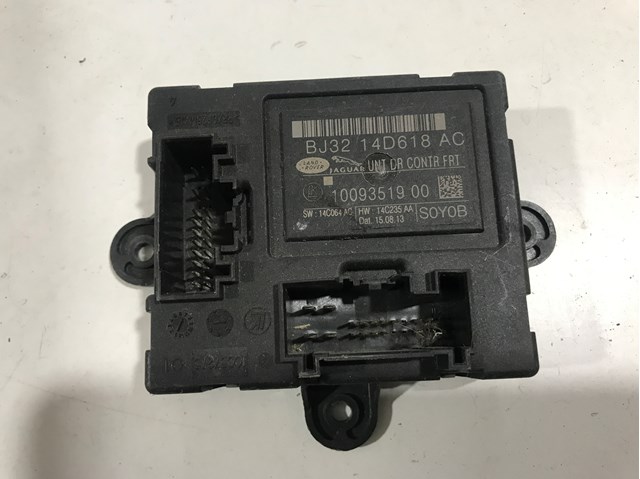 BJ3214D618AC Land Rover Módulo de conforto da porta dianteira