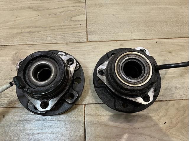 Compre 9117622 General Motors Cubo dianteiro