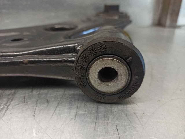 Compre 52082897 Fiat/Alfa/Lancia Braço oscilante inferior direito de suspensão dianteira