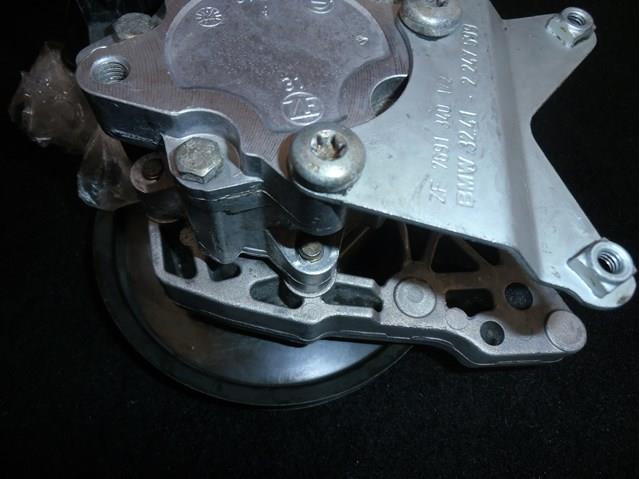 32422247046 BMW Polia da bomba de água