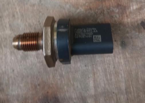 Sensor de pressão de combustível Ford Puma  J2K, CF7