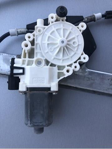 Mecanismo de acionamento de vidro da porta dianteira direita para Mitsubishi Colt VI Z3A