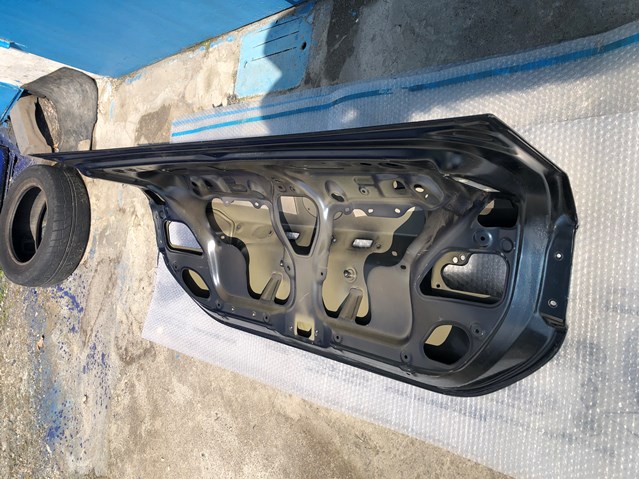 Tampa de porta-malas 6440102A31 Toyota