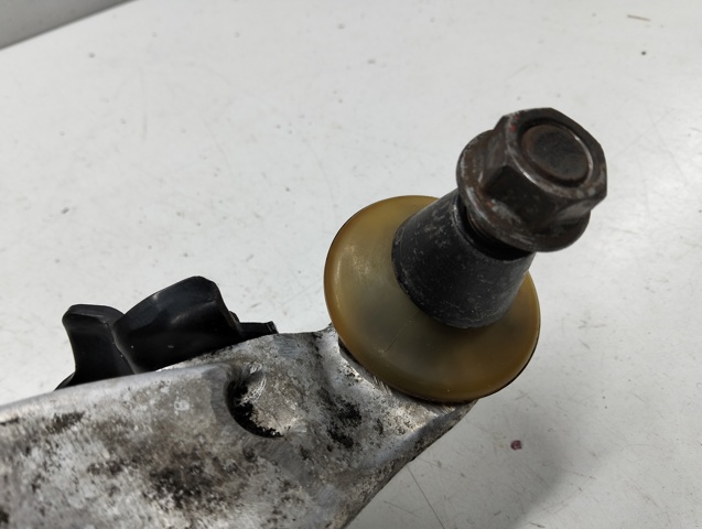 Braço oscilante inferior direito de suspensão dianteira Nissan/Infiniti 545001DR0A preço, a partir de 571,10 USD