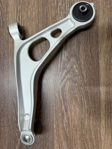 Braço oscilante inferior direito de suspensão dianteira Nissan/Infiniti 545006RR0B preço, a partir de 335,09 USD