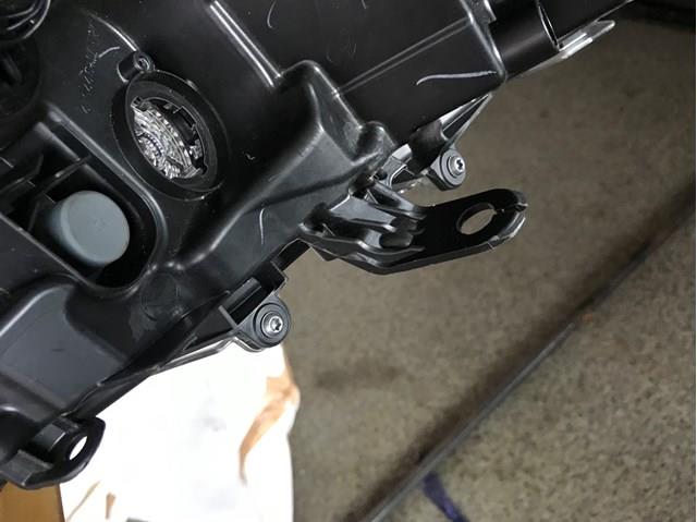 Luz esquerda 8115002S70 Toyota