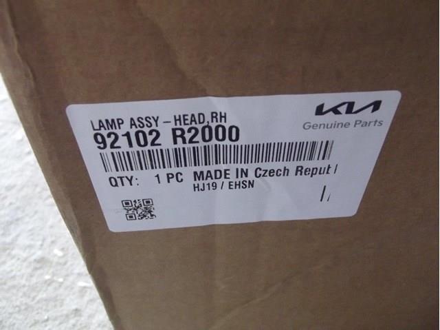 Luz direita Hyundai/Kia 92102R2000