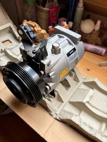 Compressor de aparelho de ar condicionado 90457635 General Motors