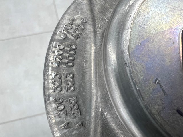 Suporte de amortecedor dianteiro Mercedes A2063234200 preço, a partir de 198,26 USD