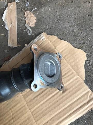 KH0325100 Mazda Junta universal traseira montada