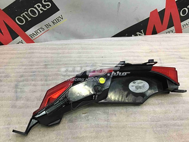 Lanterna de nevoeiro traseira esquerda Land Rover LR102042