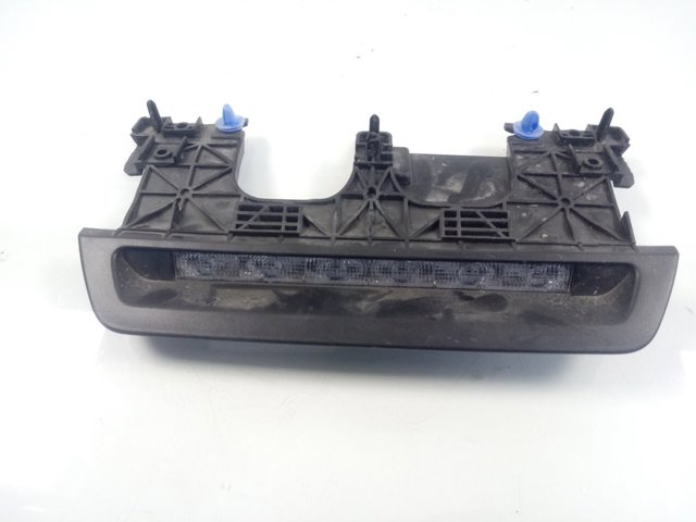 Sinal de parada traseiro adicional Renault DUSTER II HM