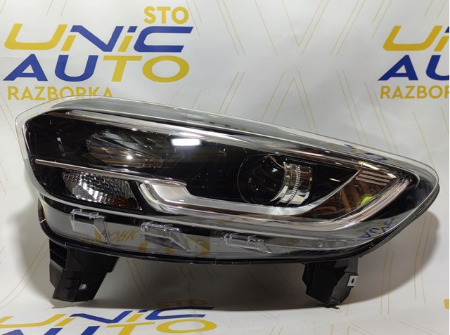 Luz esquerda 260600479R Renault (RVI)