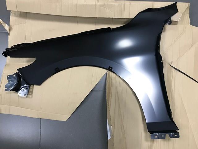 Compre BDMT52110 Mazda Pára-lama dianteiro direito