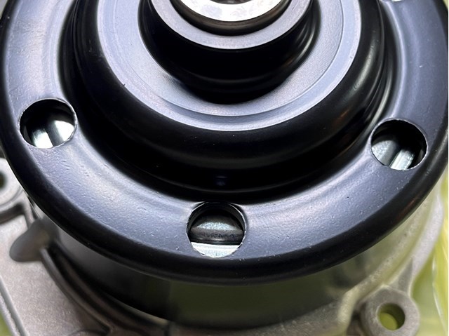 Bomba de água (bomba) de esfriamento Mercedes A6512001902 preço, a partir de 184,16 USD