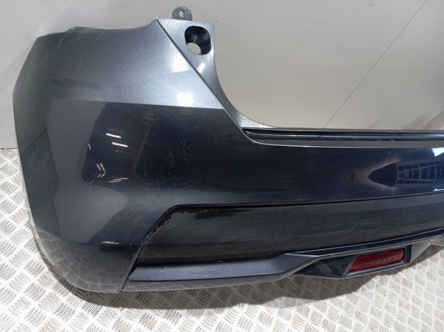 85022HM10A Nissan/Infiniti Pára-choque traseiro