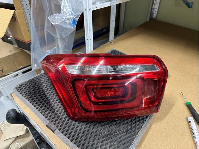 Lanterna traseira esquerda Peugeot/Citroen 9817303780 preço, a partir de 169,71 USD