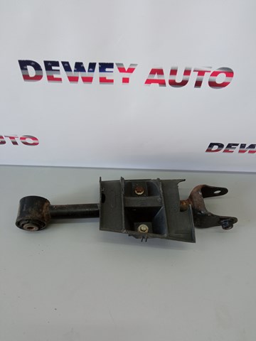 Compre KB7W28550 Mazda Braço oscilante transversal esquerdo de suspensão traseira