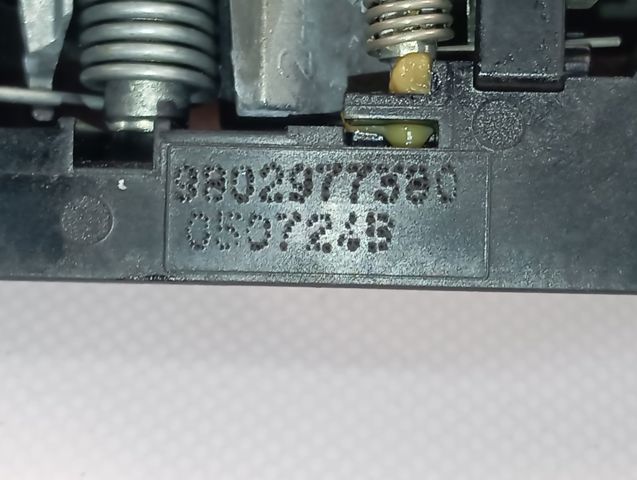 9802977380 Fiat/Alfa/Lancia Suporte de maçaneta externa da porta traseira esquerda