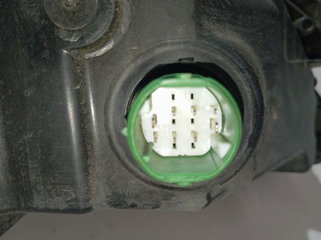 Luz esquerda Peugeot/Citroen 1682748980 preço, a partir de 318,30 USD